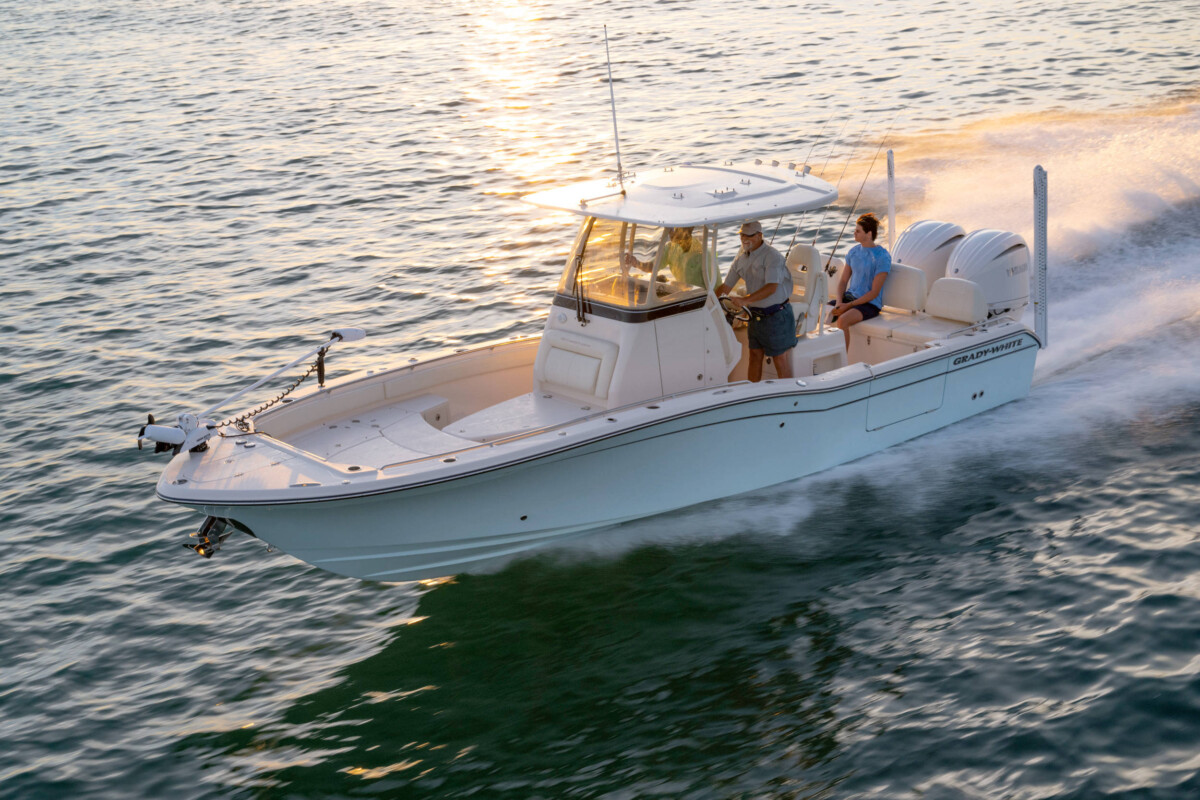 grady-white-281-ce-running-sunrise-gbb-0177-opt