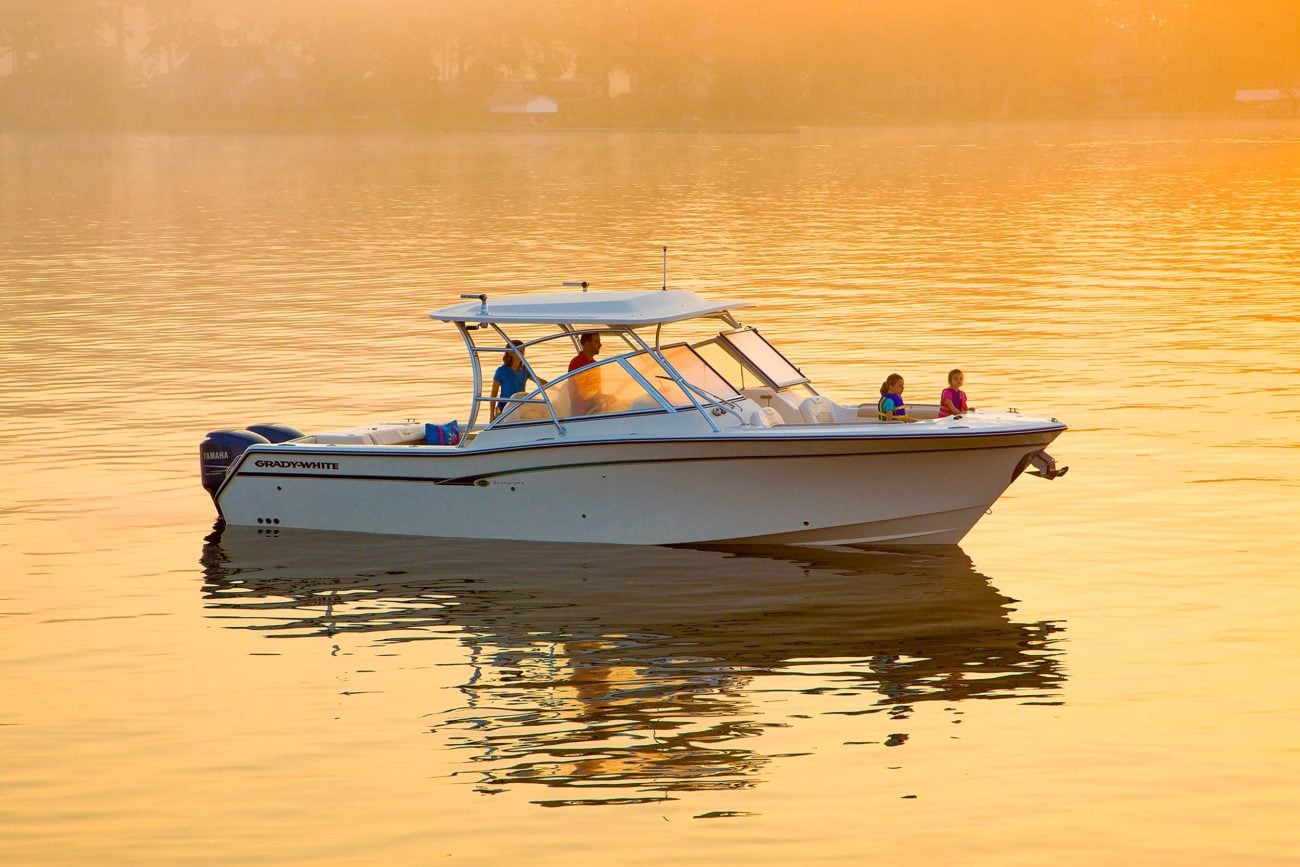 Grady-White Freedom 307 30′ Dual Console