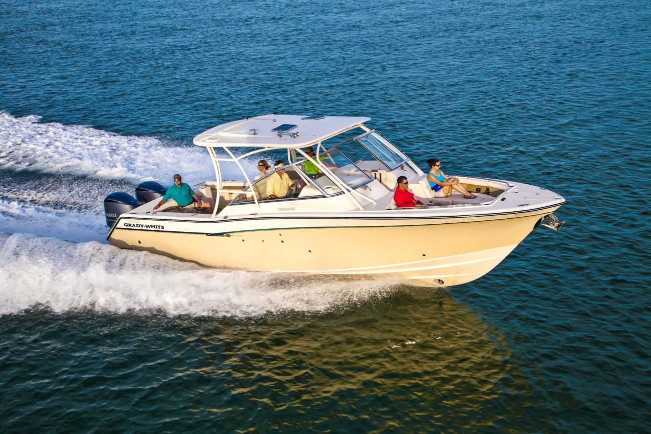 Grady-White Freedom 335 33′ Dual Console